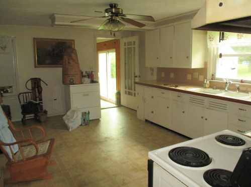 112 Tolend Rd, Dover NH  03820-5503 exterior