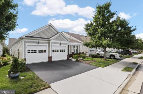 8883 White Orchid Pl, Lorton, VA 22079-5696