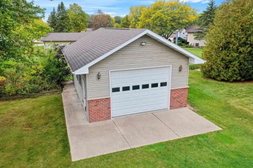 1836 Keehan Ln, Green Bay, WI 54311-6404