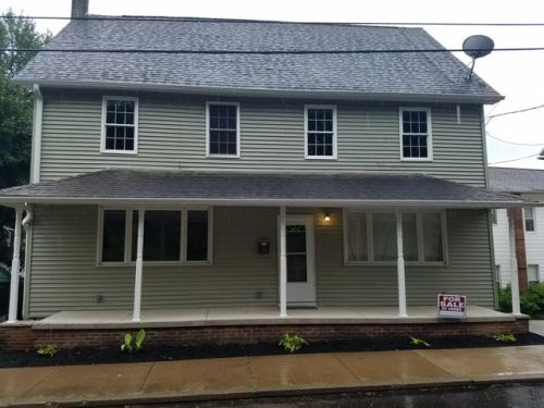 10 Walnut St, Larksville, PA 18651-2324