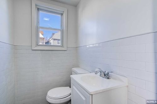 21 Ruth St, Irvington NJ  07111-2526 exterior