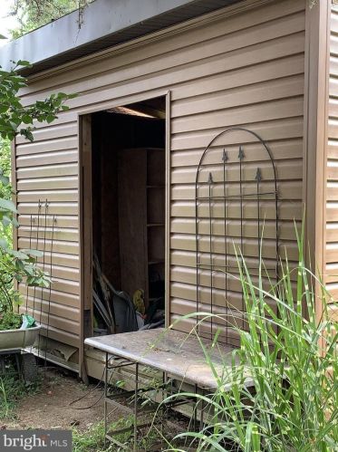 1331 Westminster Dr, Downingtown PA  19335-3652 exterior