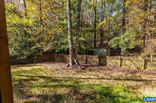11 Shiloh Ct, Bybee VA  22963-3217 exterior