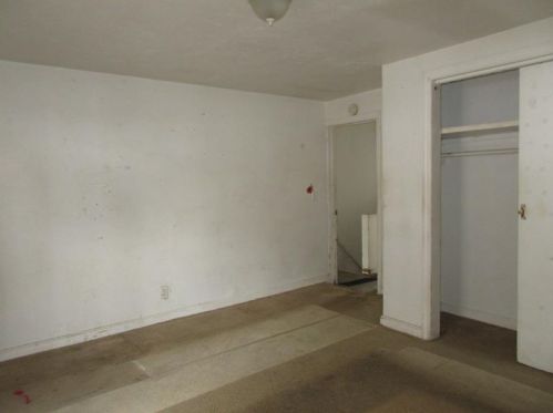 327 Kramer Way, Pittsburgh PA 15211-2007 exterior