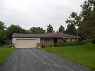 18665 Midland Pl, Brookfield, WI 53045-4220