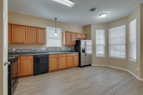 3949 Parkhaven Dr, Denton, TX 76210-3423