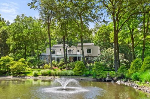 250 Stone Hill Rd, Scotts Corners, NY 10576-1421