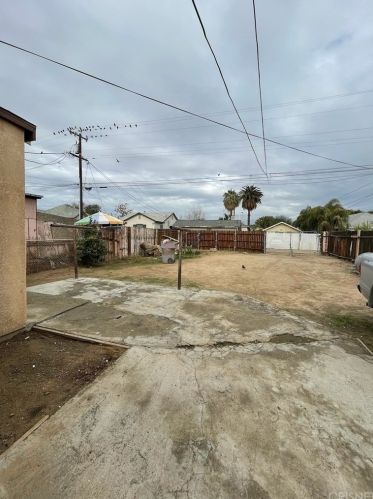 912 Niles St, Bakersfield, CA 93305-4536