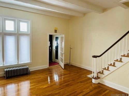 130-05 224th St, Jamaica, NY 11413-1455