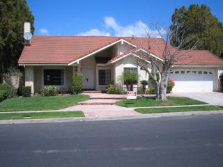 4611 Bella Vista Dr, Moorpark CA  93021-2228 exterior