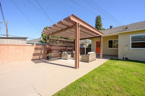 15407 Elmcroft Ave, Norwalk CA  90650-6242 exterior