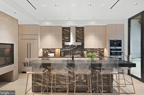 1683 34 St, Washington DC 20007-2709 exterior