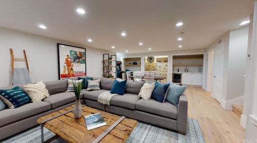 1657 Gates Ave, Manhattan Beach CA  90266-7028 exterior