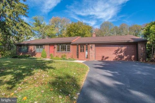13 Mary Jane St, Collegeville, PA 19473-2306
