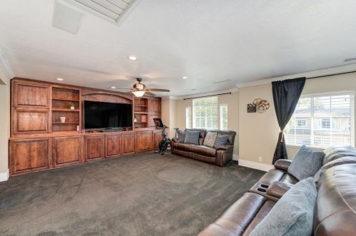 2862 Aquamarine Cir, Rescue CA  95672-9339 exterior