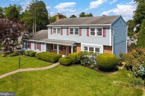 107 27th St, Camp Hill, PA 17011-3625