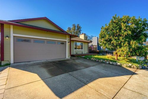 144 Fulton Pl, Windsor CA  95492-9474 exterior