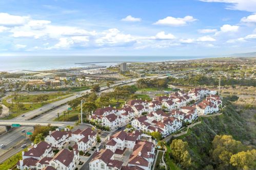 760 Harbor Cliff Way, Oceanside CA  92054-2202 exterior