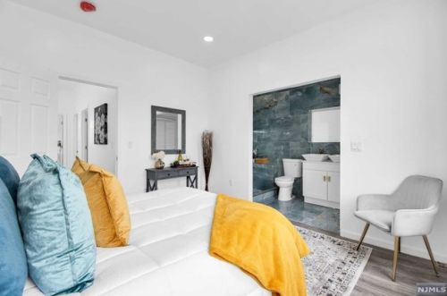 1084 Grove St, Irvington NJ  07111-4123 exterior