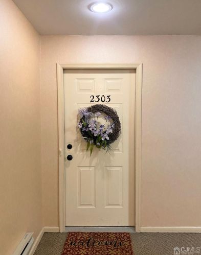 2303 Candlelight Ct, Helmetta, NJ 08828-1149