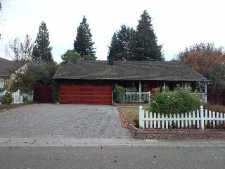 3904 El Ricon Way, Sacramento, CA 95864-3044