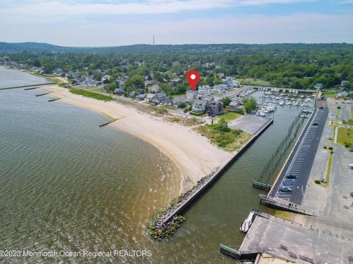 8 Benton Ave, Leonardo NJ  07737-1403 exterior