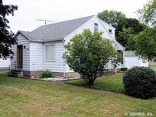 166 Wahl Rd, Rochester, NY 14609-1710