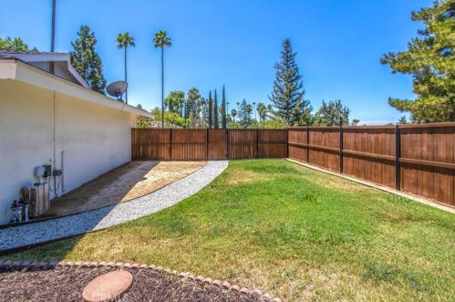 237 Eucalyptus Dr, Redlands CA  92373-7122 exterior