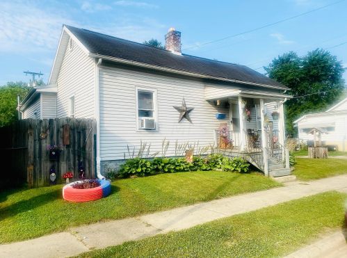 167 Myers St, Nelsonville, OH 45764-1266