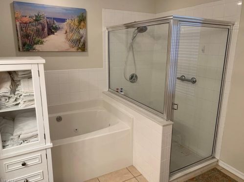 1146 46th Ter, Cape Coral, FL 33914-6347