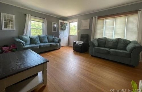 16 Esther Ave, Waterbury CT  06708-4819 exterior