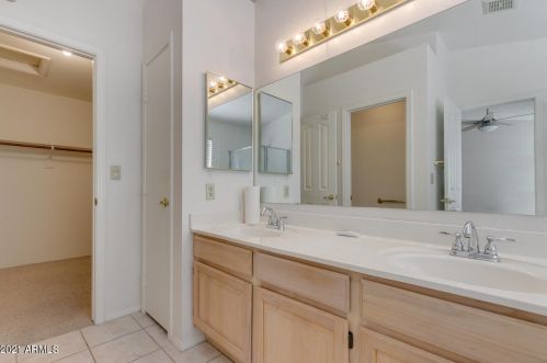 1903 Behrend Dr, Phoenix AZ  85024-1242 exterior