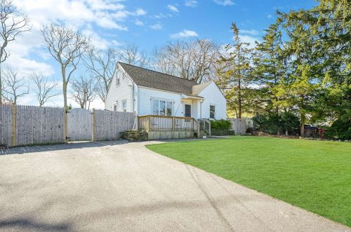 12 Richmond Blvd, South Setauket, NY 11720-3637