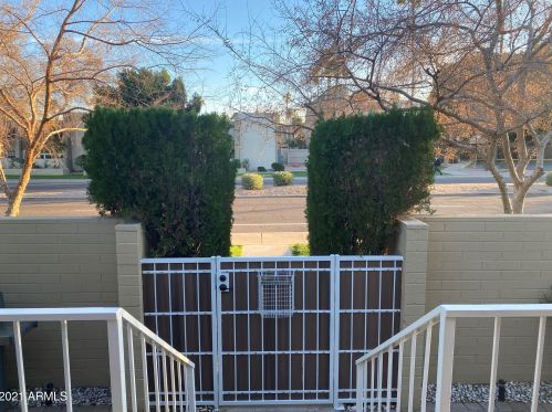 7632 Camelback Rd, Scottsdale, AZ 85251-2104