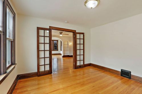 5609 32nd Ave, Kenosha, WI 53144-4106