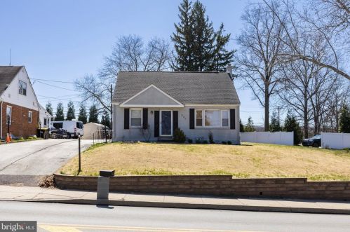 231 Gulph Rd, Norristown, PA 19406-2803