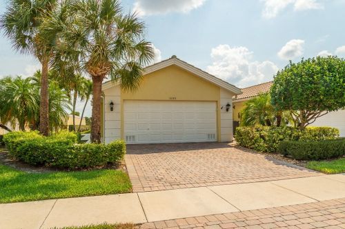 10811 Elsinore Dr, Fort Pierce, FL 34987-2146