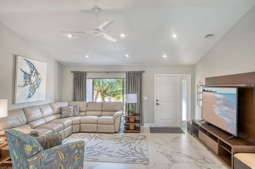 3010 Gulf Dr, Sanibel, FL 33957-5610