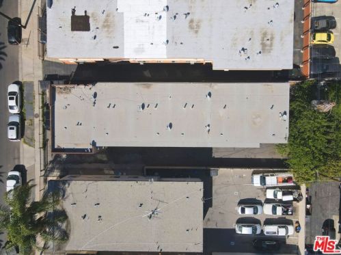 14639 Calvert St, Van Nuys CA 91411-2808 exterior