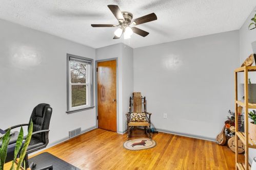 6 Longvue Cir, Ambridge PA  15003-1121 exterior