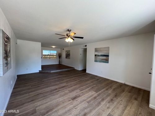 10026 47th Ave, Glendale, AZ 85302-2503