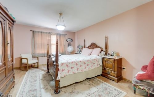 500 Lord St, Avenel NJ  07001-1250 exterior