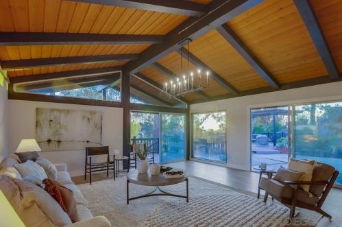 2502 Singing Vista Way, El Cajon CA  92019-2740 exterior