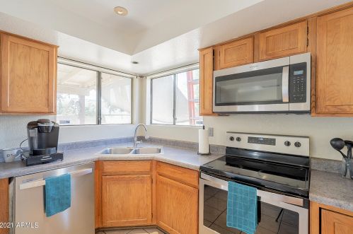 6319 Turquoise Ave, Glendale AZ 85302-1037 exterior