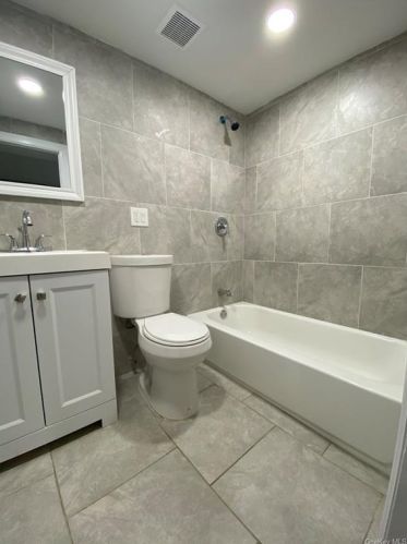 717 182nd St, Bronx, NY 10457-1847