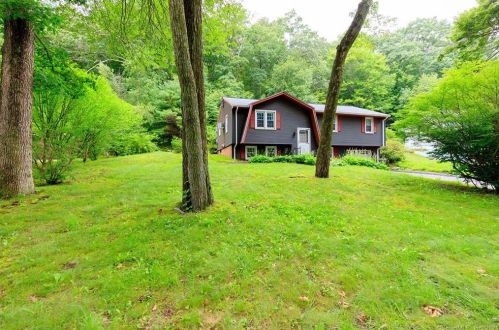 46 Sabin St, Putnam CT  06260-1842 exterior