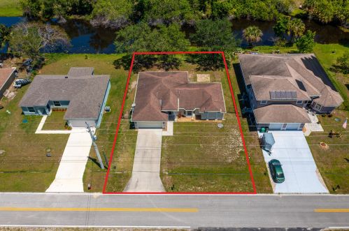 425 Glenwood Dr, Fort Pierce, FL 34984-5153