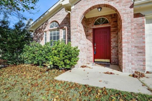1941 Cedar Tree Dr, Fort Worth, TX 76131-2223