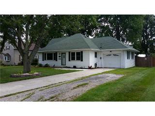 405 Chestnut St, Wauseon OH  43567-1472 exterior