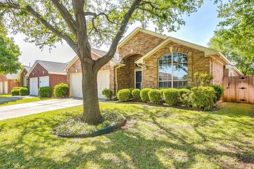 6913 Day Dr, Fort Worth, TX 76132-2996
